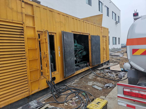 台江如何在发电机出租合同中约定设备的维修和保养责任?