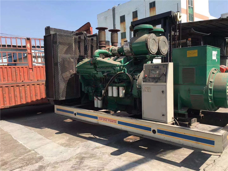 台江如何判断柴油发电机组的机油温度是否达到了合适的预热温度？